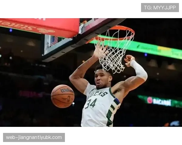 波蒂斯挡拆为字母哥拉开空间 提升前场终结效率