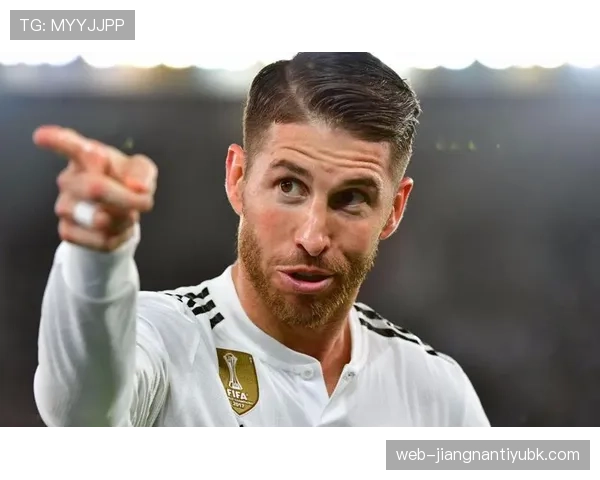 在防守体系下拉莫斯与范迪克呈现集中与分散防守偏向变化